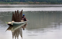 Friend ship fishing on the mekong_Toutou